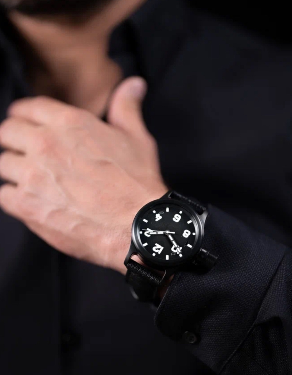 Часы с PVD-покрытием из коллекции "Эстет", черные