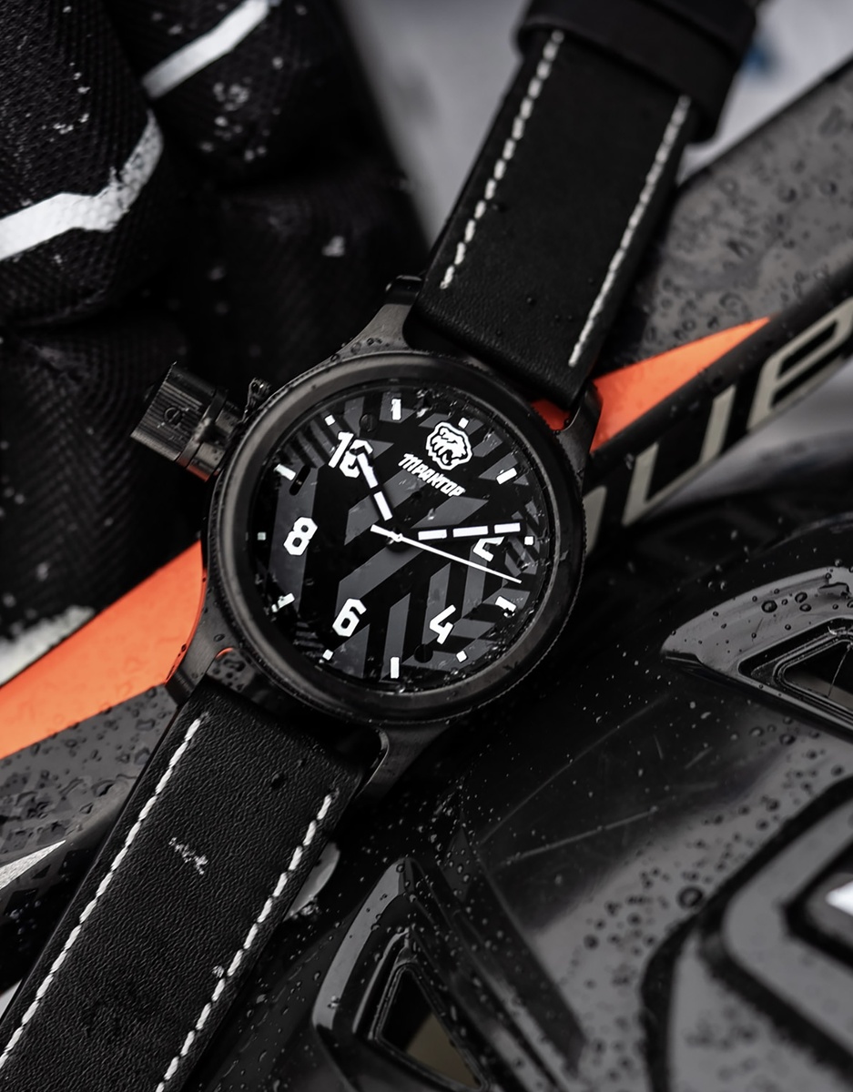 Часы для фанатов хоккейного клуба "Трактор"