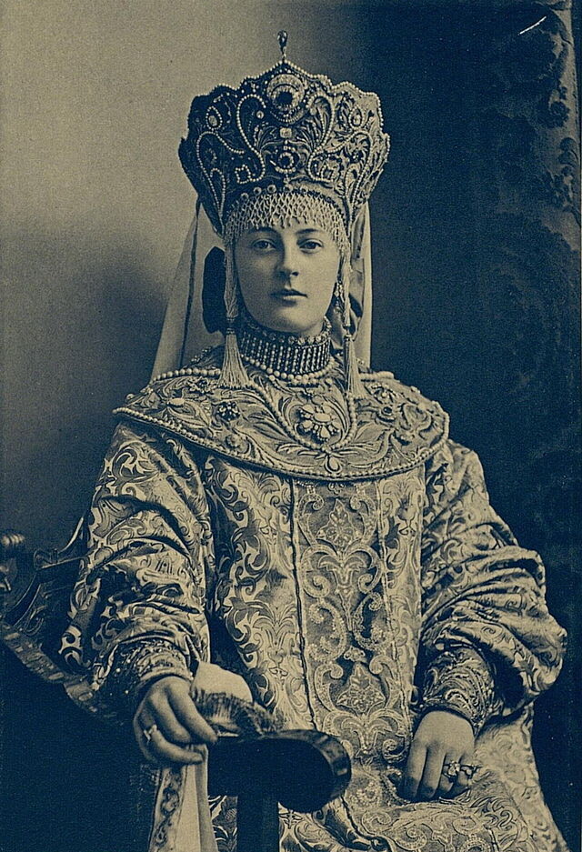 Вонлярлярская Надежда Дмитриевна на Императорском костюмированном балу 1903 года. Фото из открытых источников интернет