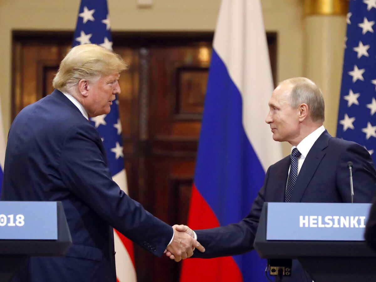    Президент РФ Владимир Путин и президент США Дональд Трамп во время пресс-конференции в Хельсинки. 16 июля 2018© РИА Новости . Сергей Гунеев