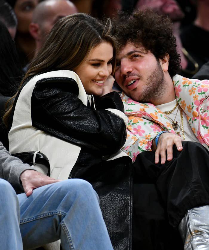 Селена и Бенни. 