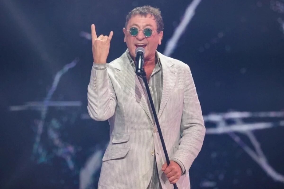    В Петербурге ОМОН выволок с концерта Лепса зрительницу, которая громко пела