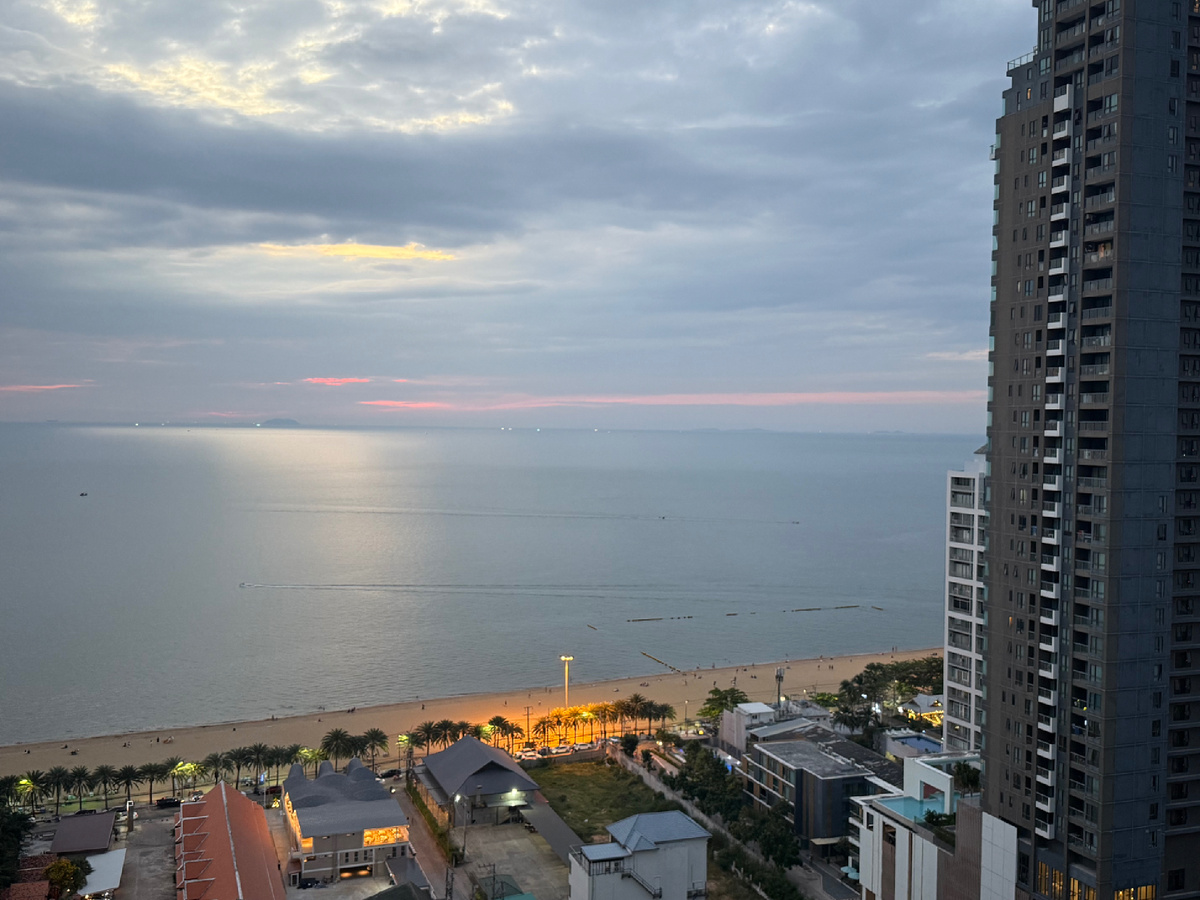 Чтобы Вы не думали, что мы редко видим море - это вид с нашего балкона, где живем уже почти 2 года 