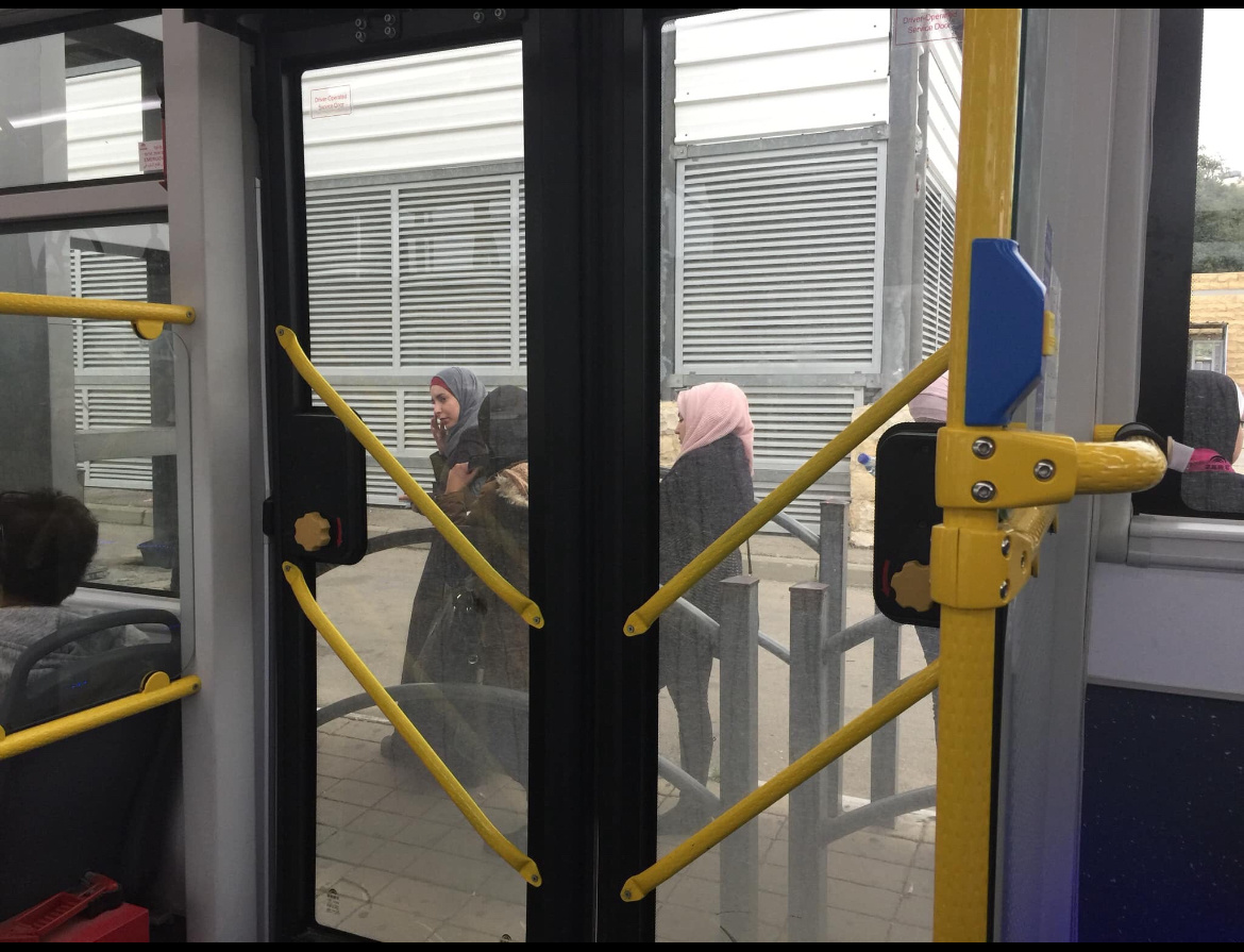 Палестинцы ждут проверки.