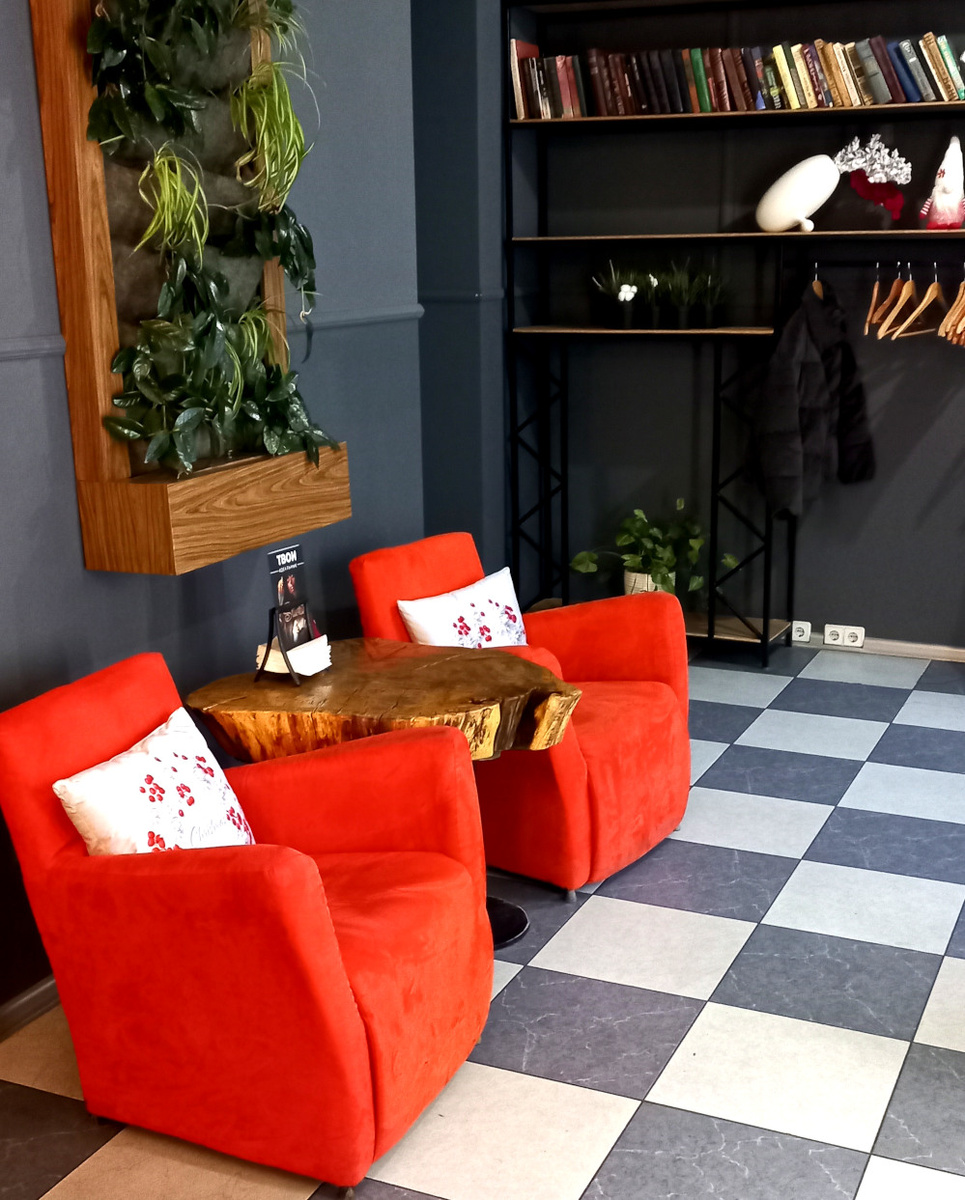 Slivki - кофейня-кондитерская в Донецке. Фото декабрь2024 года 