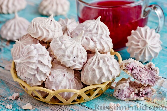 яичные белки, сахар, варенье