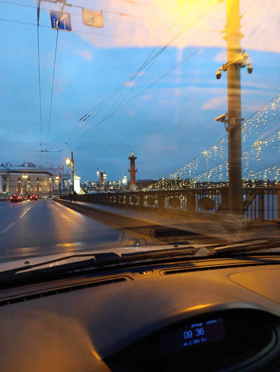 Все фото в статье авторские! Подъезжая к Стрелке васильевского острова.