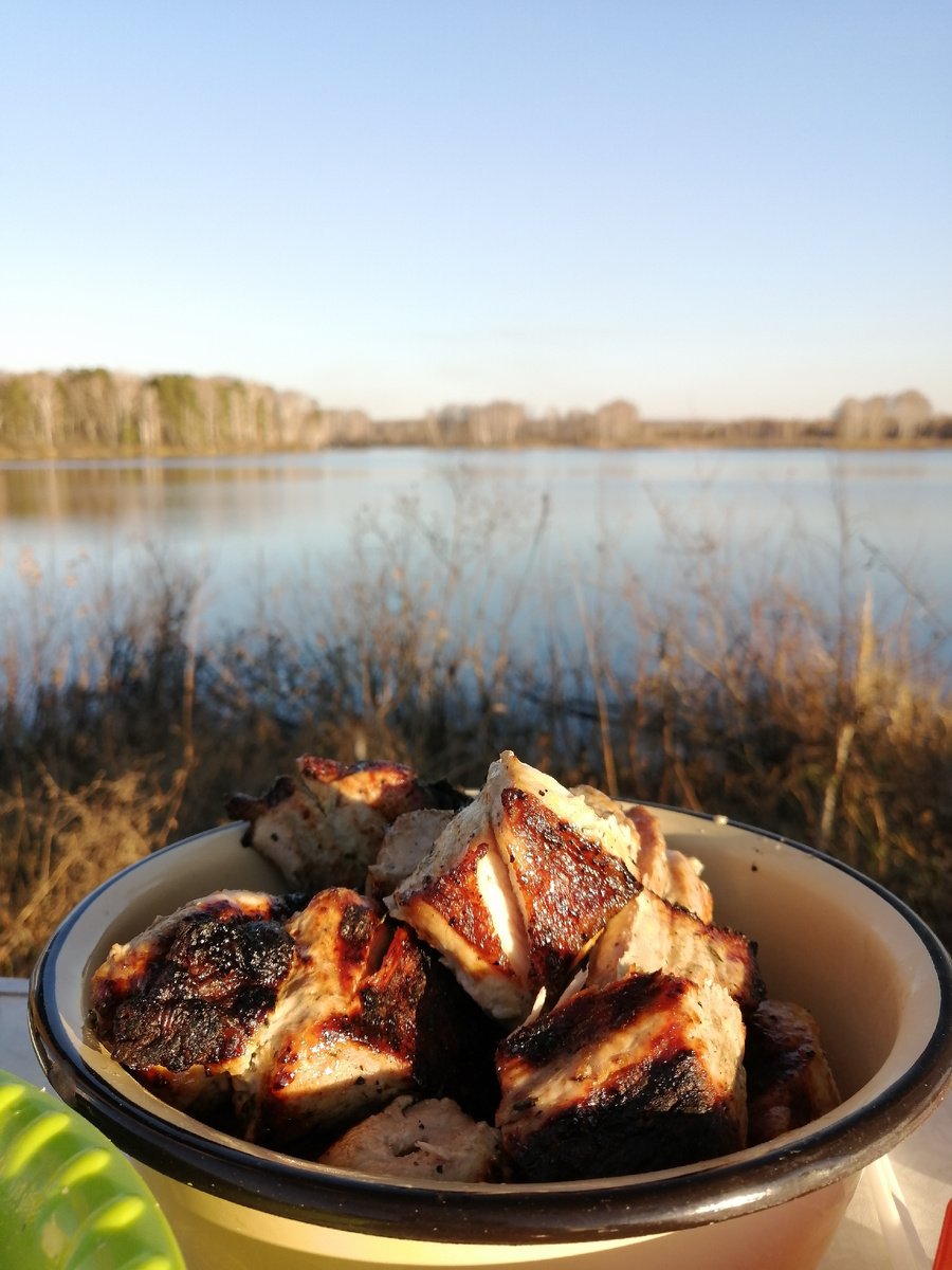 Поесть, особенно на природе, это мы любим.