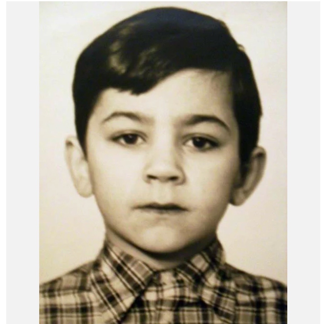 Андрей в детстве