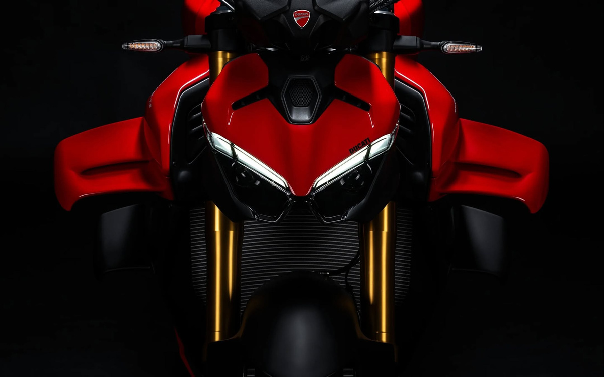 Новый Ducati Streetfighter V4 S 2025 модельного года