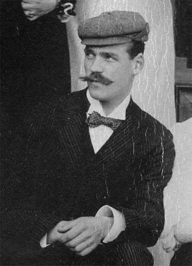 Редкая фотография великого князя Михаила в гражданской одежде