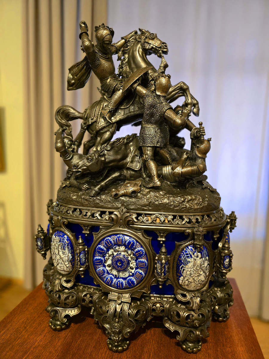 Часы, Франция вторая половина 19 века, из экспонатов музея