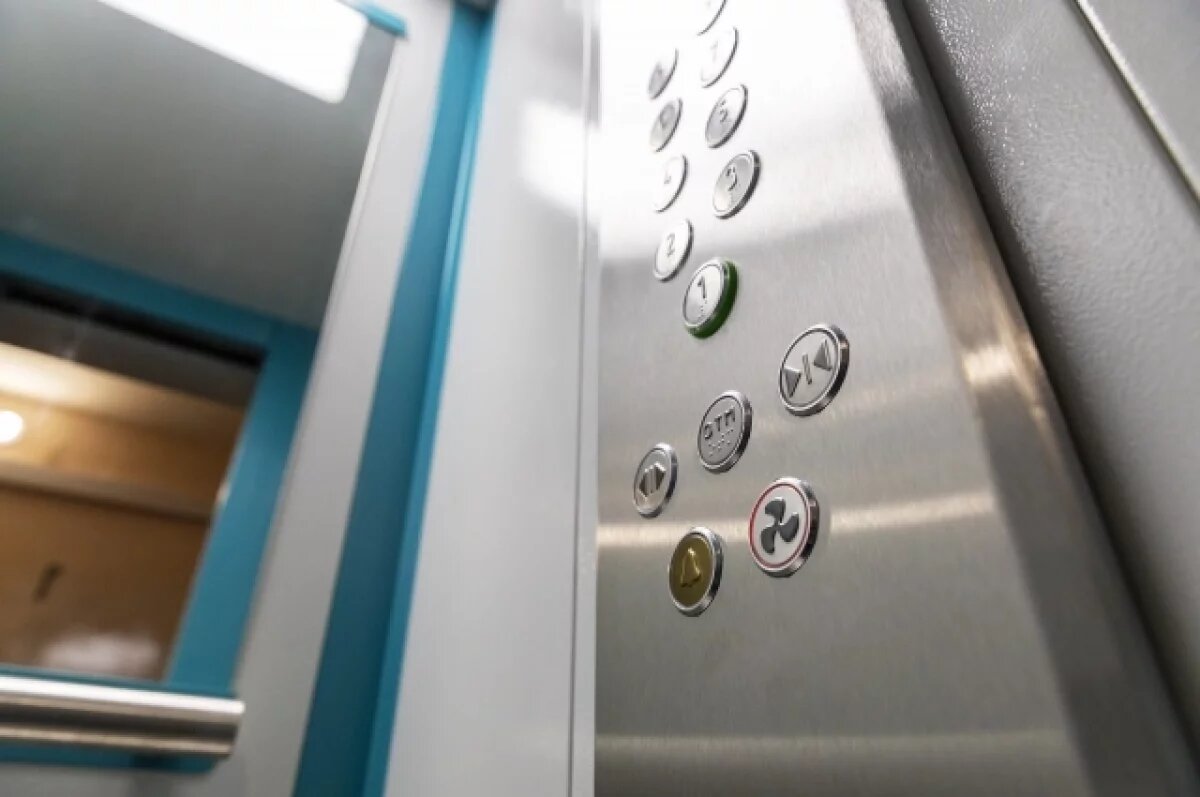    Ребёнка накрыло стеной.