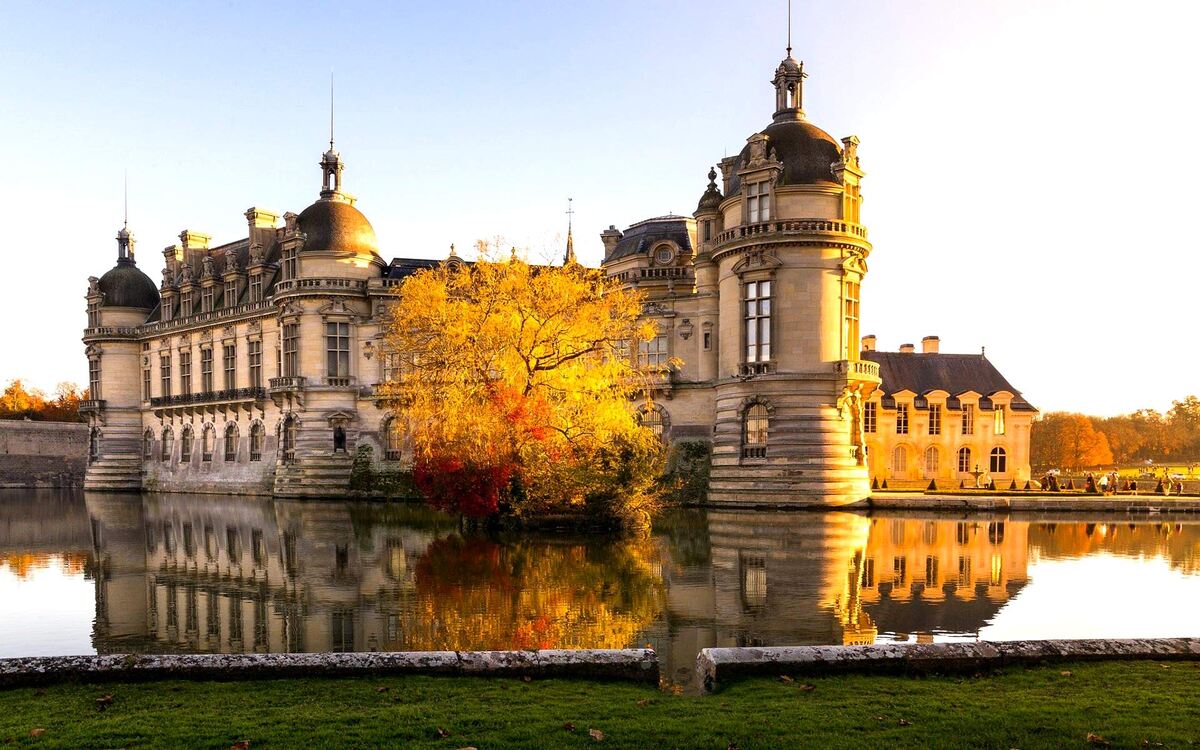 Замок Шантийи, Франция. Источник: Яндекс картинки