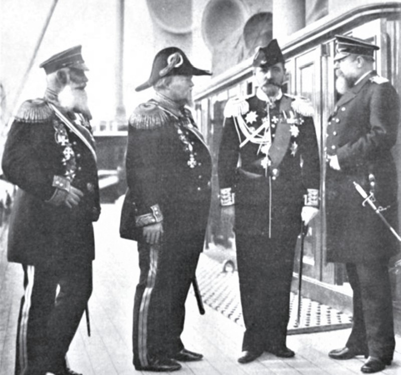 Слева направо: адмиралы Энквист, Фелькерзам, Рожественский и Авелан.