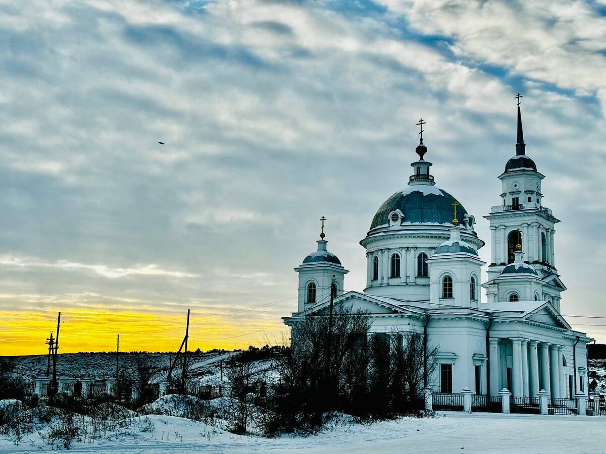 Храм в честь Воскресения Христова на закате. Фото Н. Бухгольц.