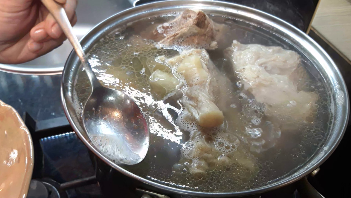 Правильная температура варки - основа прозрачного холодца