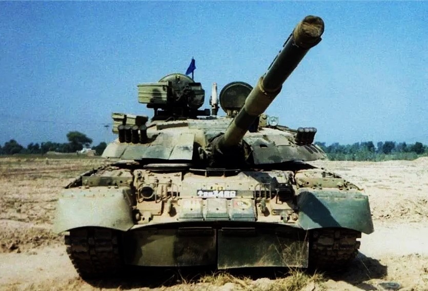 Т-80УД в Пакистане. Машина первых партий, оснащенная литой башней. Фото: Defense Pakistan forum