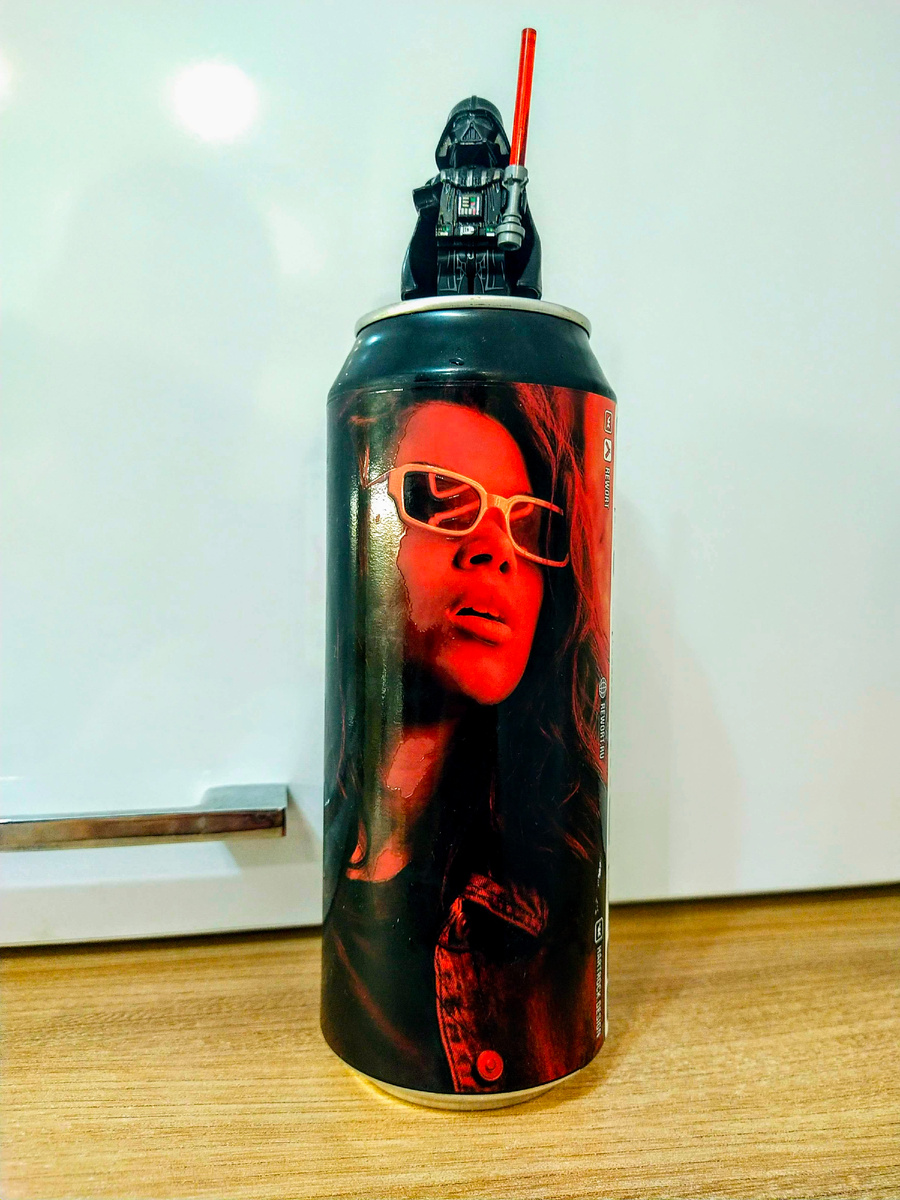 А так, если немного повернуть банку)))