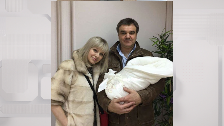    Певица Натали с супругом Александром Рудиным и новорожденным сыном. ВКонтакте/Наталья Рудина/natali_star74official