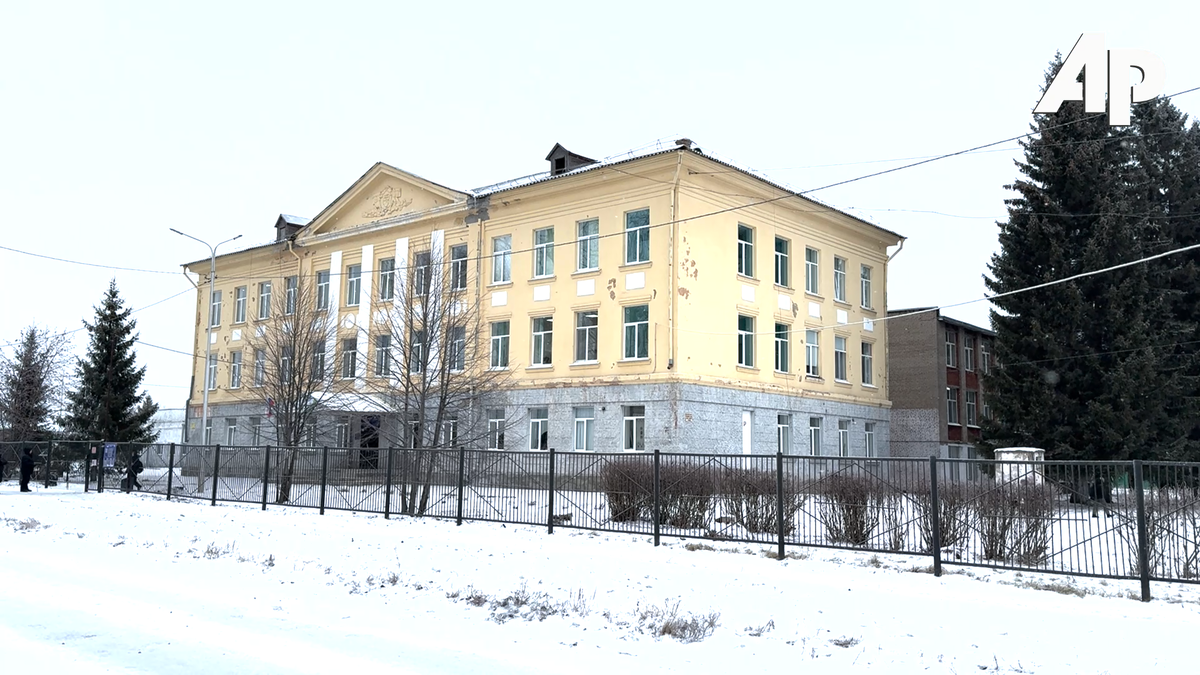 Школа в Максимовке 1956 года постройки