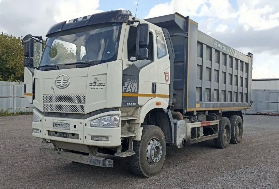 Самосвалы китайского производителя FAW входят в число лидеров сегодняшнего рынка самосвалов в России 