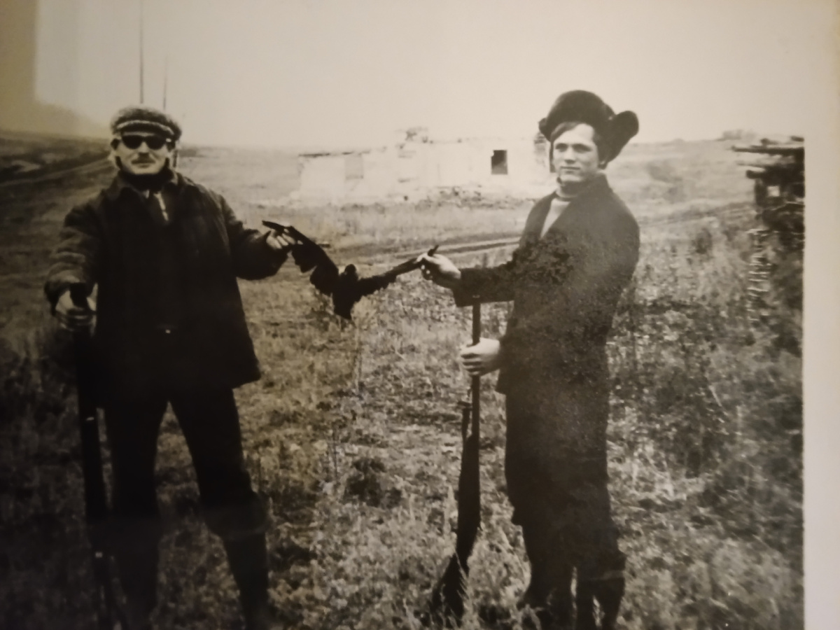 В 90-х годах строений почти не осталось, и это все, что осталось от клуба.