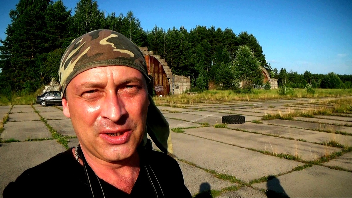 На этом аэродроме дислоцировался 177 истребительный авиационный полк, который берет начало еще с 1941 г.