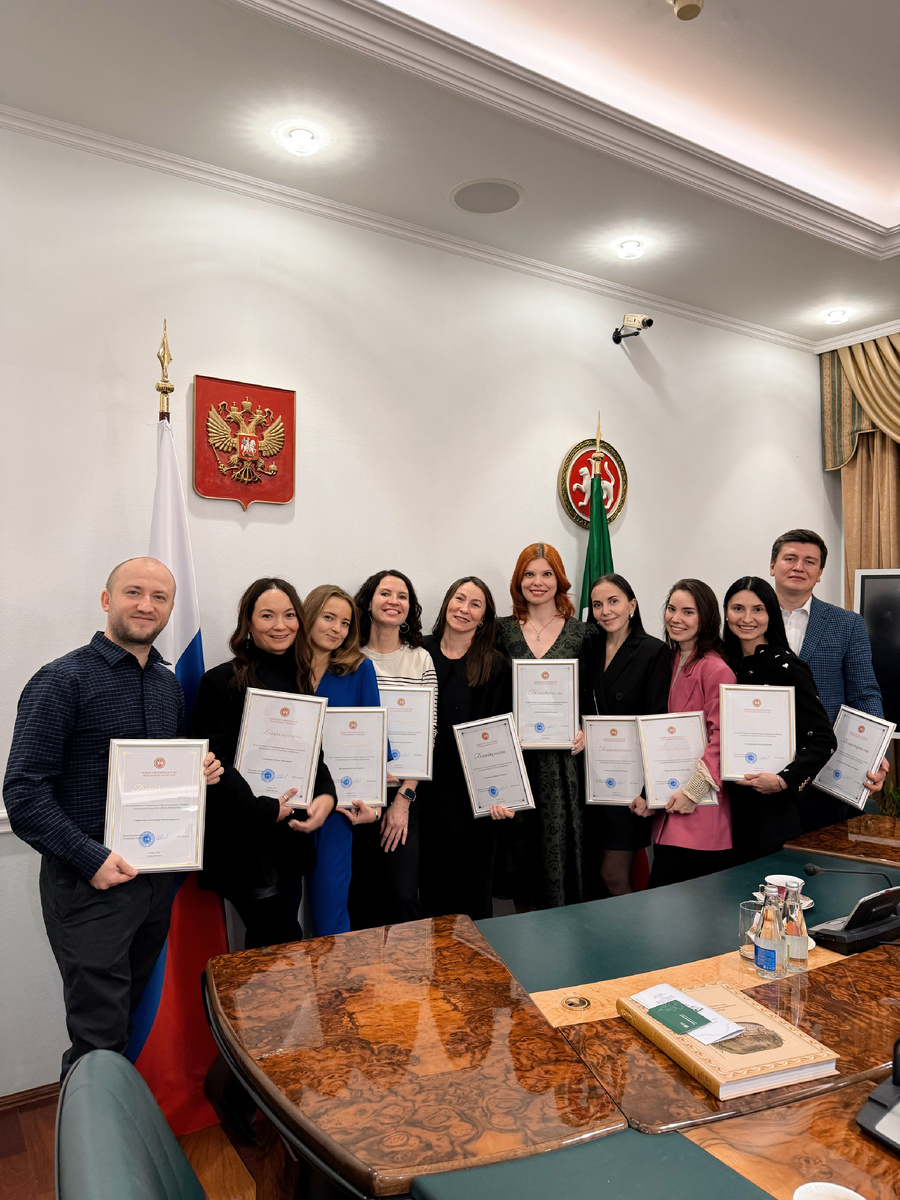 Семья блогеров под руководством Лола Светланы 