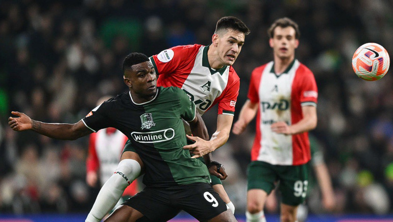    Джон Кордоба и Сесар Монтес в матче «Краснодар» — «Локомотив» (0:0) 8 декабря.ФК «Краснодар»