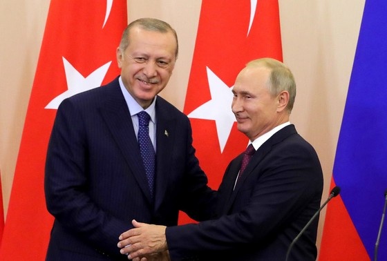    Президент РФ Владимир Путин с президентом Турции Реджепом Тайипом Эрдоганом