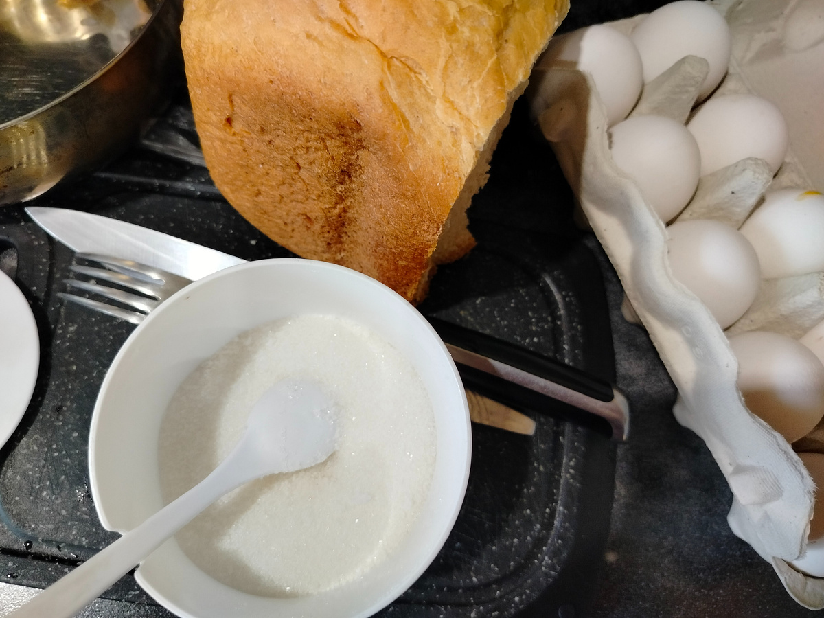 Готовлю сладкие гренки из белого хлеба 