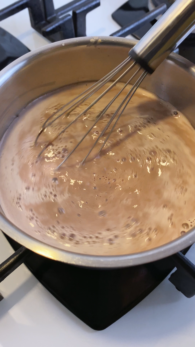 Нагрейте и размешайте венчиком...