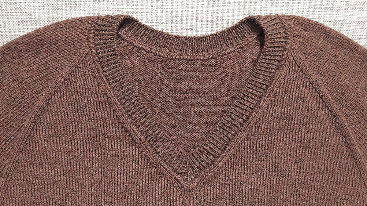 Горловина, вид спереди.