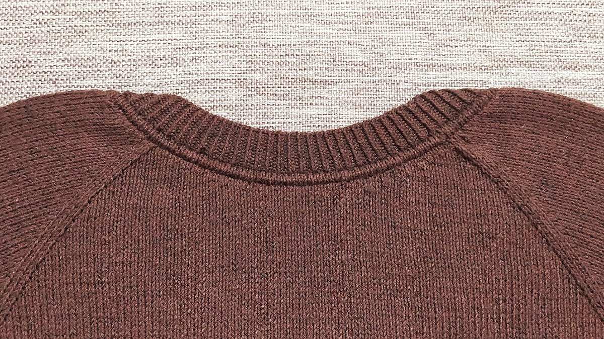 Горловина, вид со спинки.