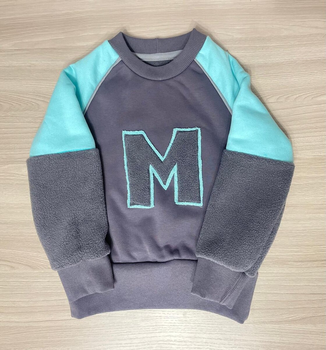 Собственно свитшот.Барашек ткань двухсторонняя,этим я и воспользовалась.