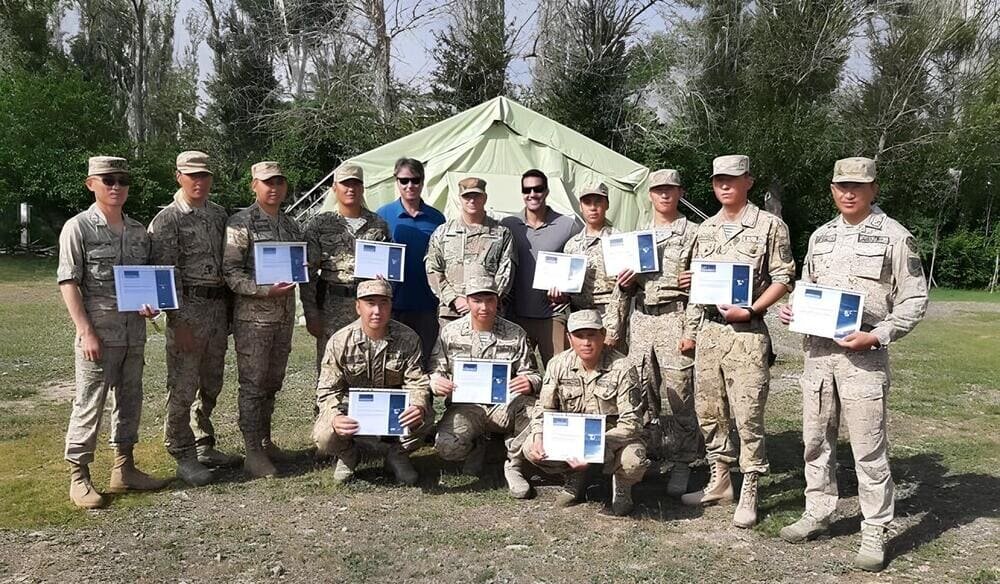 Выпускники обучающих курсов, организованных США