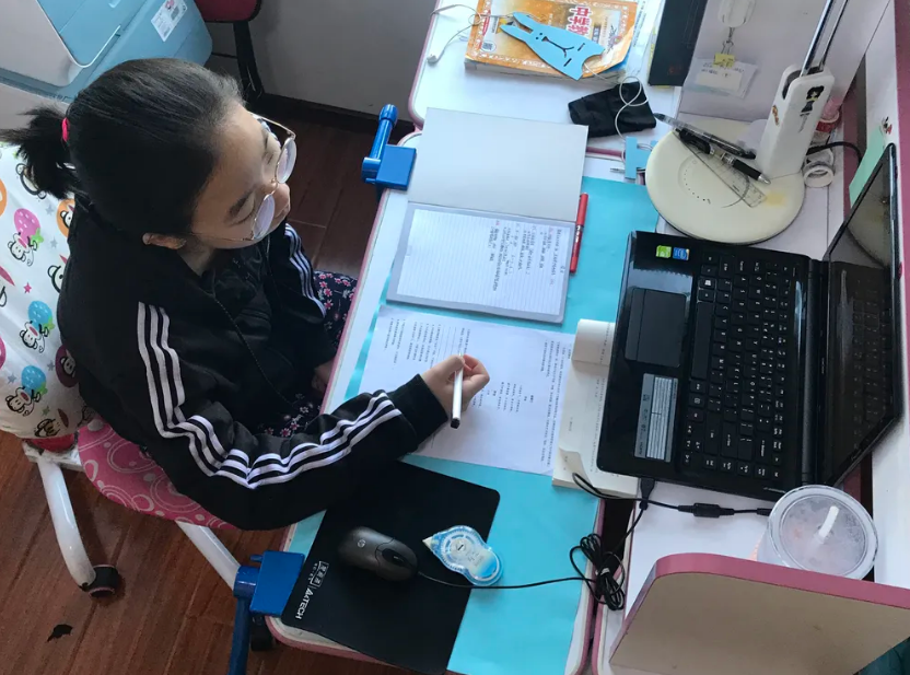 Как думате, кому тяжелее - китайским или южнокорейским детям?