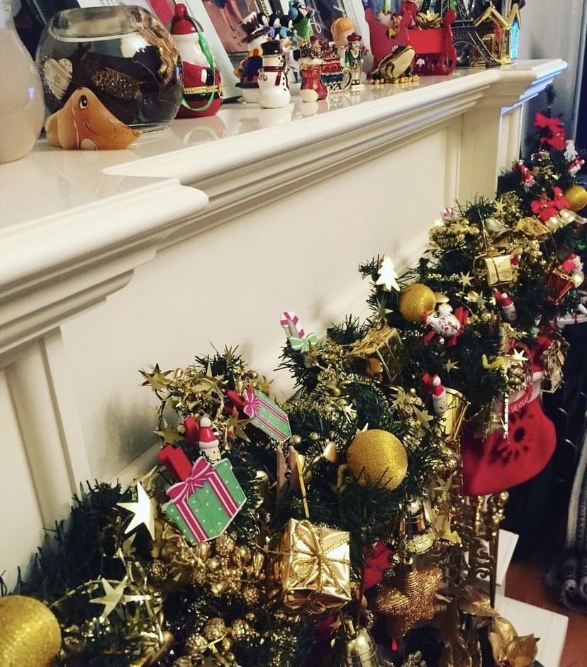 Украшаю к праздникам квартиру