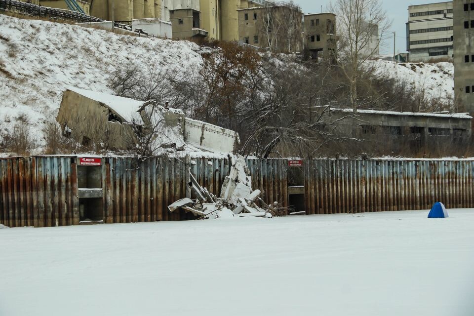    Развалины башни элеватора. Источник: Виталий Барабаш/"Толк"