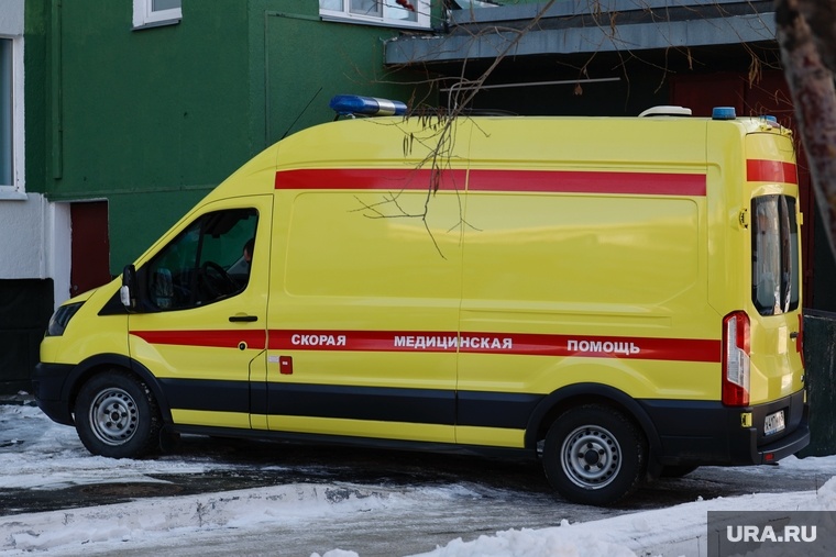    Двоих человек передали врачам