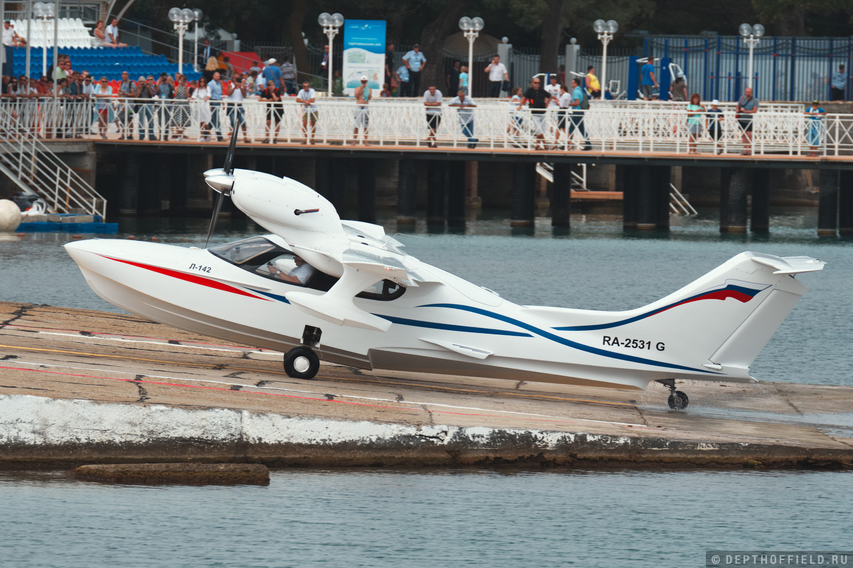 Вот, и весь аэродром для самолета-амфибии