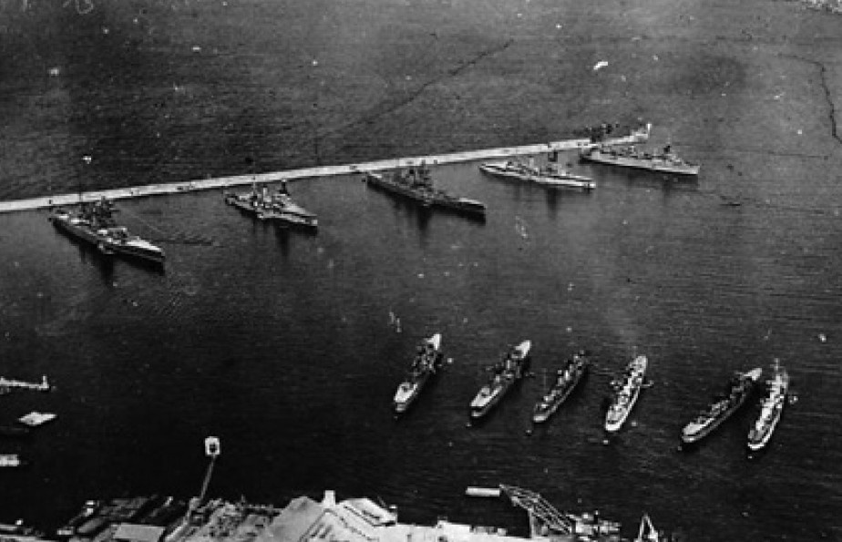 Французская эскадра Жансуля в гавани Мерс-эль-Кебира, 1940 год