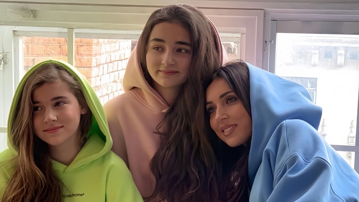 Алсу с дочерьми