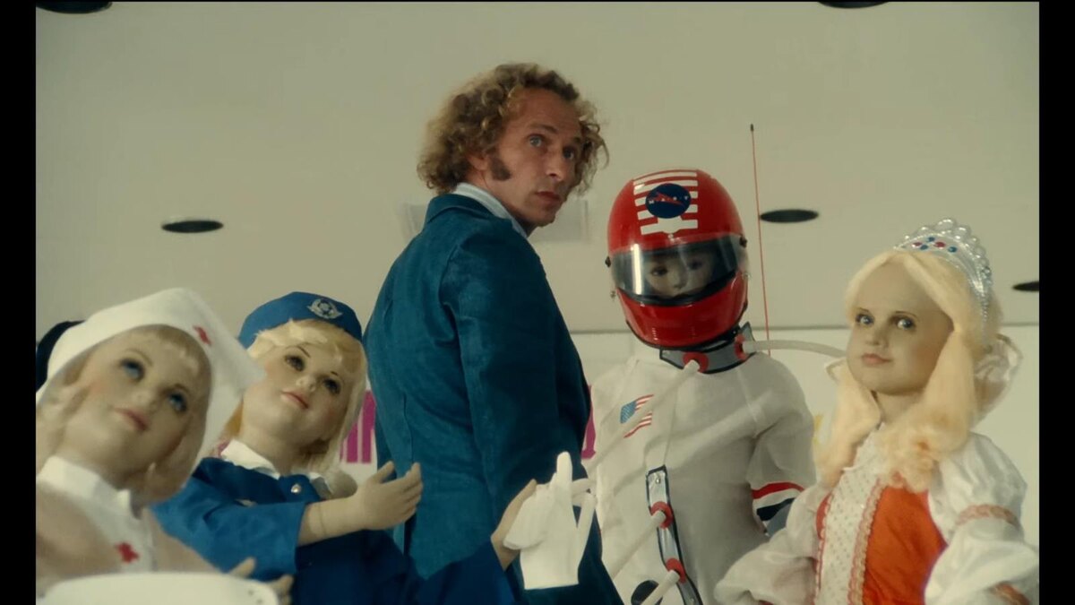    Кадр из фильма "Игрушка" (1976, режиссёр Франсис Вебер, Andrea Films)