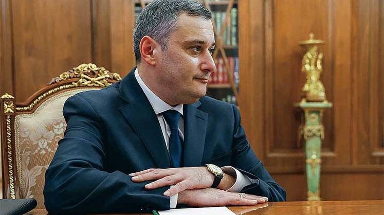    ВЯЧЕСЛАВ ПРОКОФЬЕВ/ПРЕСС-СЛУЖБА ПРЕЗИДЕНТА РФ/ТАСС Коммуникационные навыки помогут Александру Хинштейну компенсировать отсутствие опыта в руководстве областью