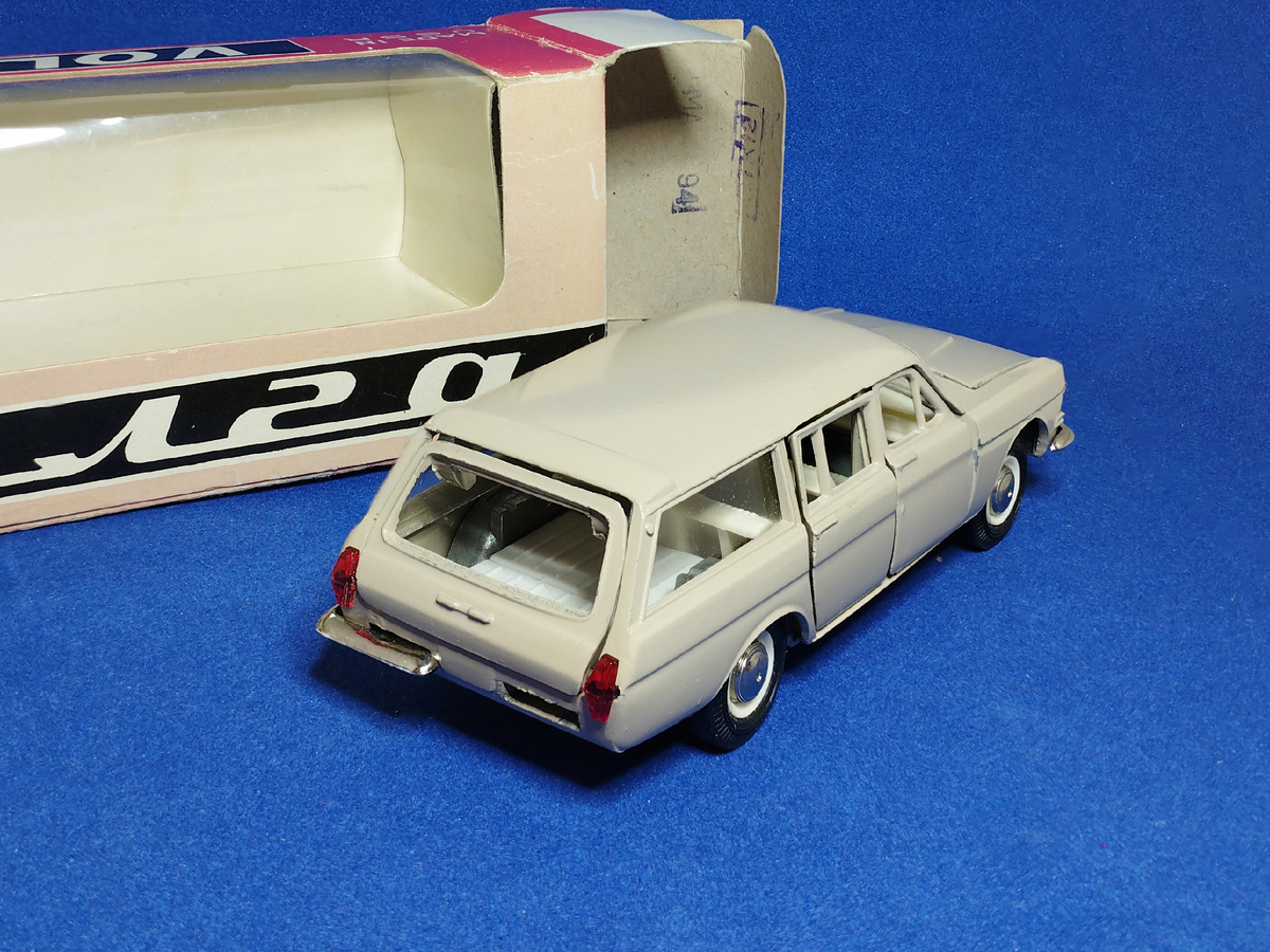 Рис. 2. Саратовская модель автомобиля ГАЗ-2402 «Волга» до восстановления