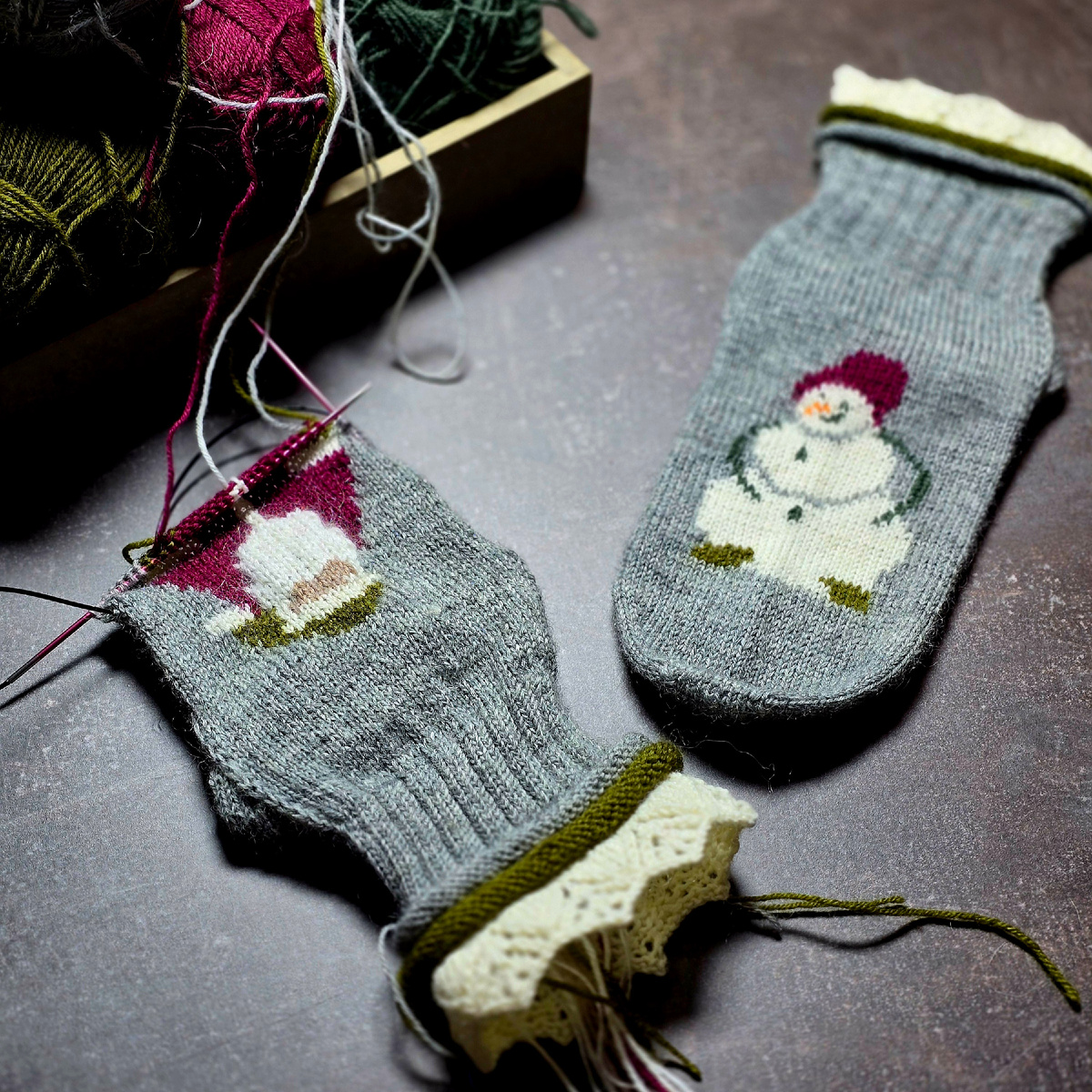 Все это произошло ещё и в процессе съёмки МК по носкам, которые я почти довязала