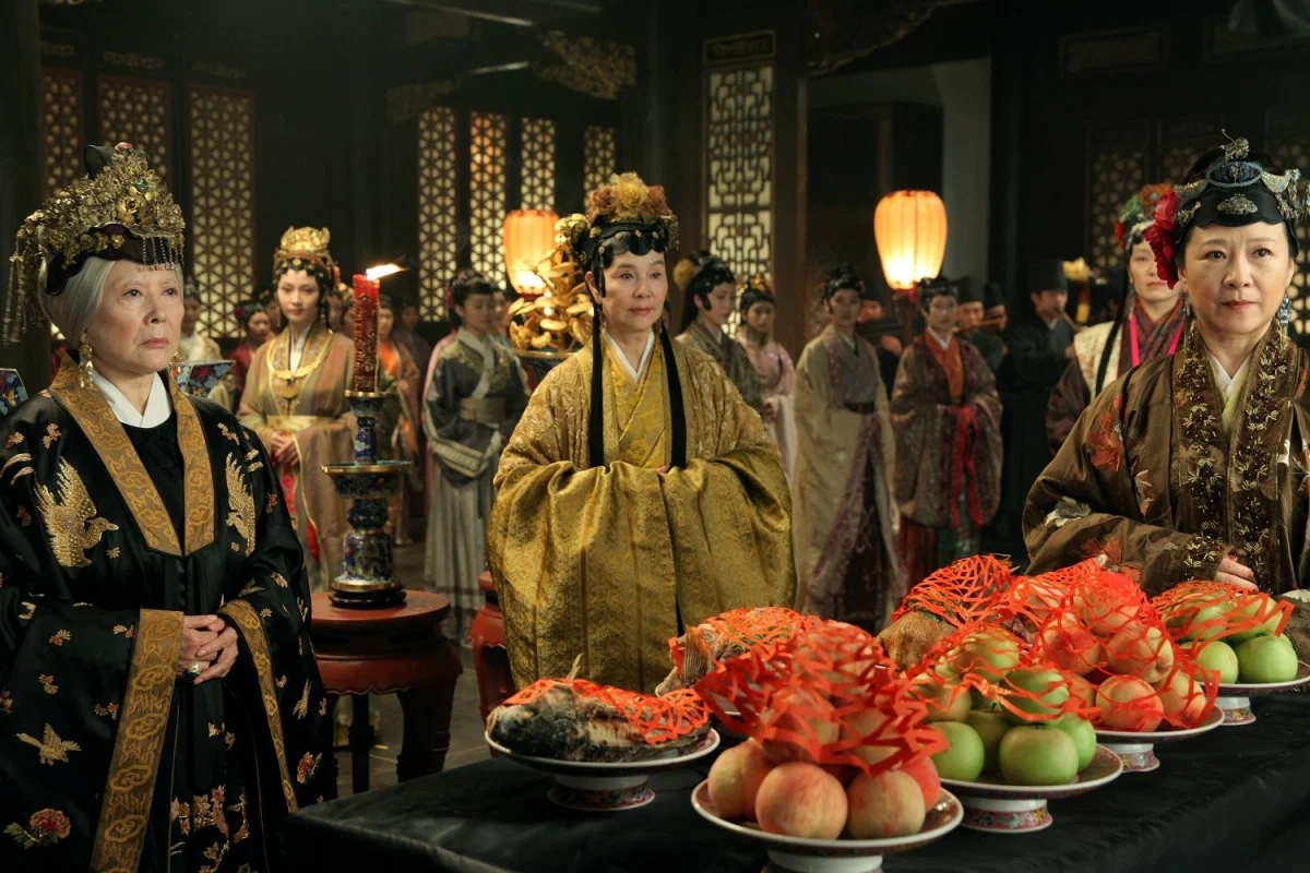 Кадр из дорамы "Сон в Красном тереме"