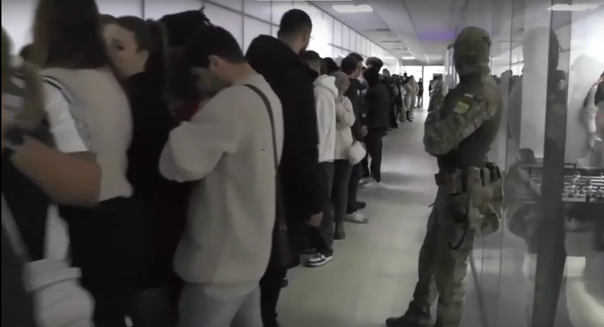 кадр оперативной съемки ФСБ.